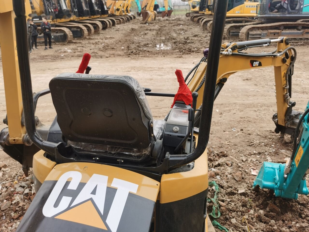 Caterpillar 301.5CR - Mini-ekskavators: foto 4 Caterpillar 301.5CR - Mini-ekskavators: foto 4