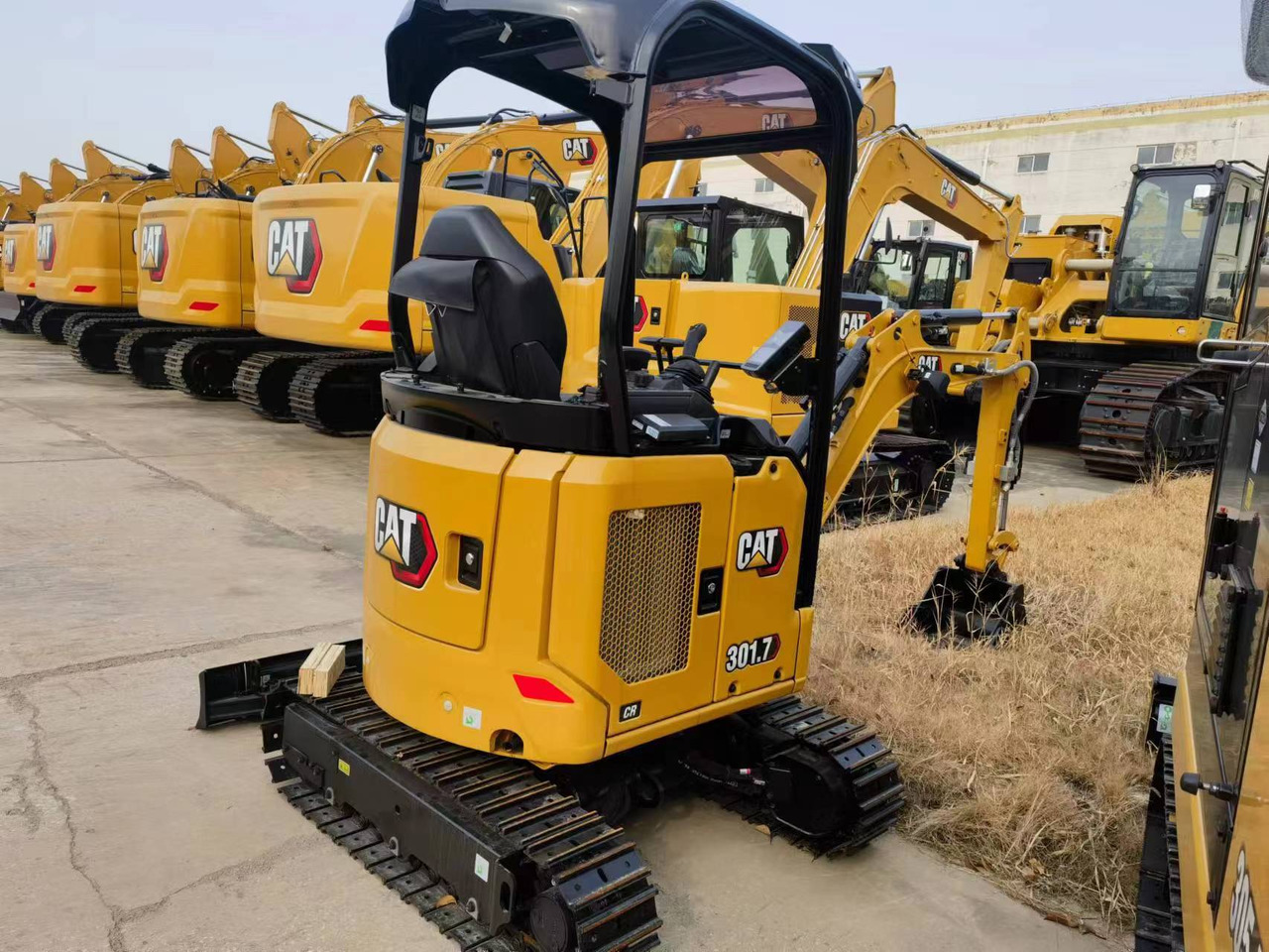 Caterpillar 301.7 - Kāpurķēžu ekskavators: foto 5 Caterpillar 301.7 - Kāpurķēžu ekskavators: foto 5