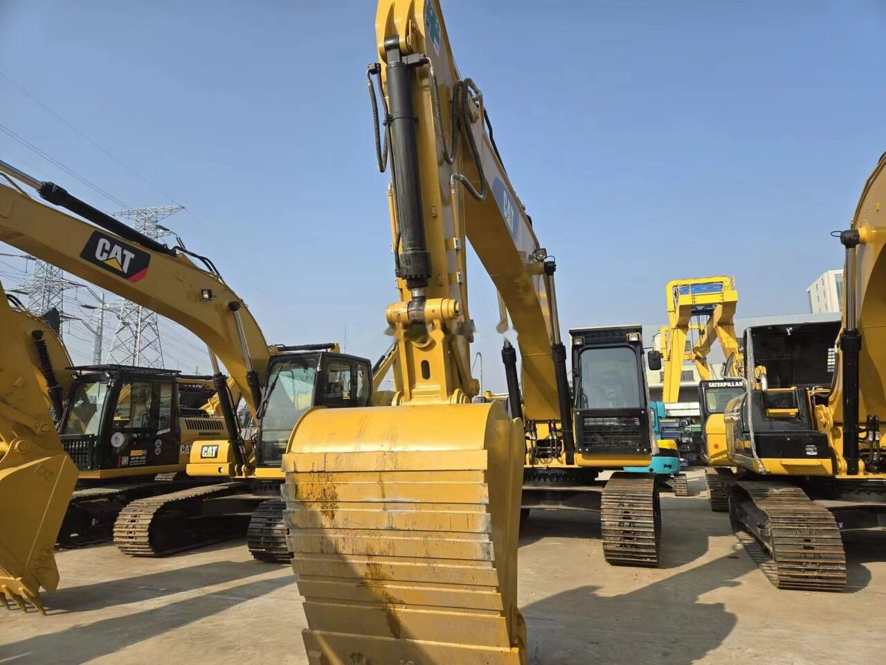 Caterpillar 330D2L - Kāpurķēžu ekskavators: foto 3 Caterpillar 330D2L - Kāpurķēžu ekskavators: foto 3