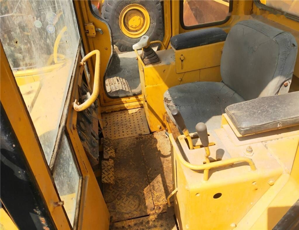 Caterpillar D 3 C - Buldozers: foto 5 Caterpillar D 3 C - Buldozers: foto 5