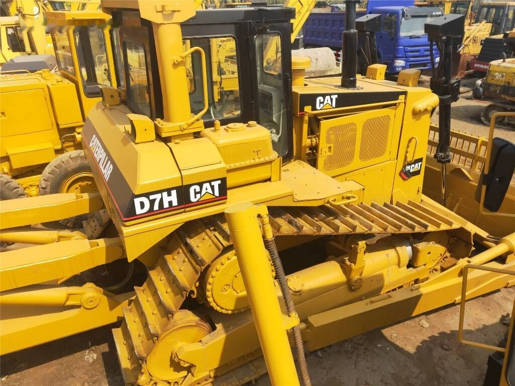 Caterpillar D 7 H - Buldozers: foto 2 Caterpillar D 7 H - Buldozers: foto 2
