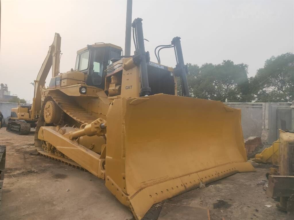 Caterpillar D 9 N - Buldozers: foto 2 Caterpillar D 9 N - Buldozers: foto 2