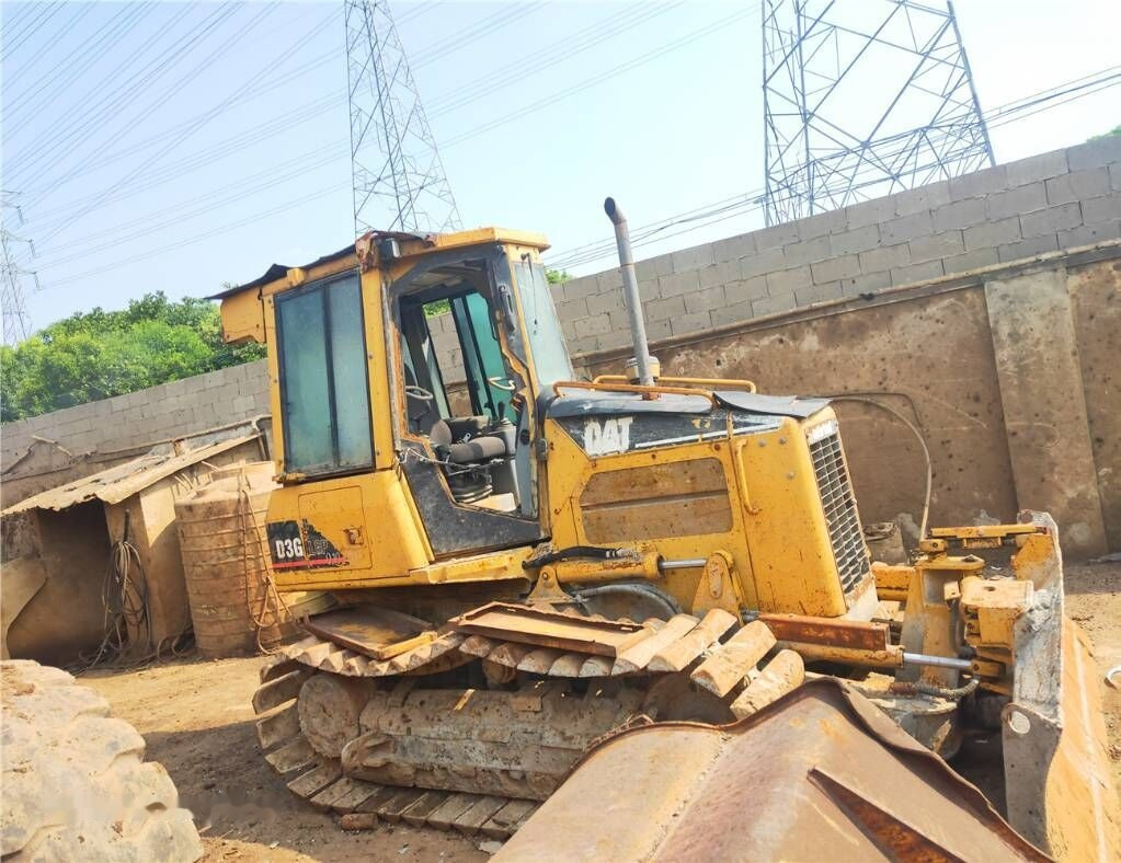 Caterpillar D3G - Buldozers: foto 2 Caterpillar D3G - Buldozers: foto 2