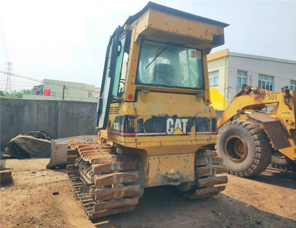 Caterpillar D3G - Buldozers: foto 1 Caterpillar D3G - Buldozers: foto 1