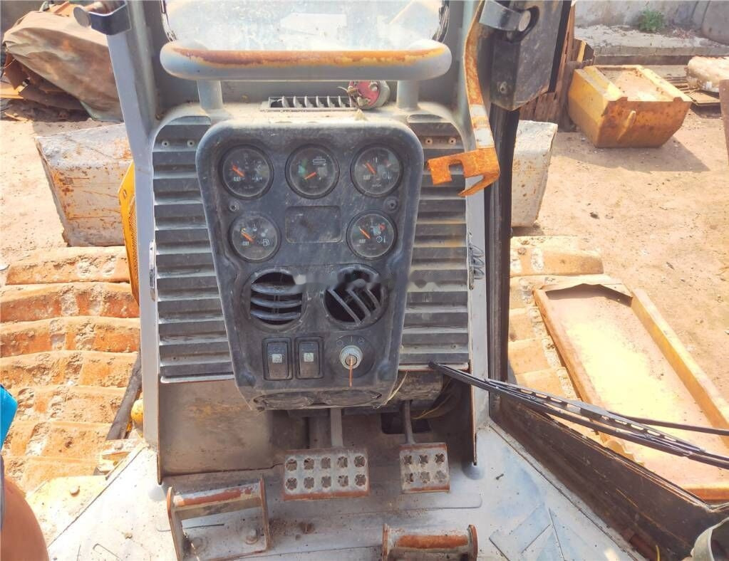 Caterpillar D3G - Buldozers: foto 5 Caterpillar D3G - Buldozers: foto 5