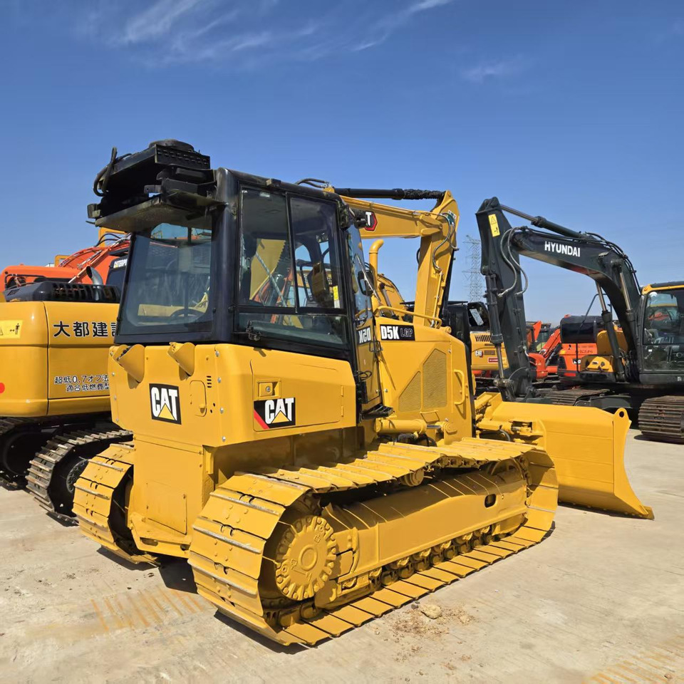 Caterpillar D5K - Kāpurķēžu ekskavators: foto 3 Caterpillar D5K - Kāpurķēžu ekskavators: foto 3