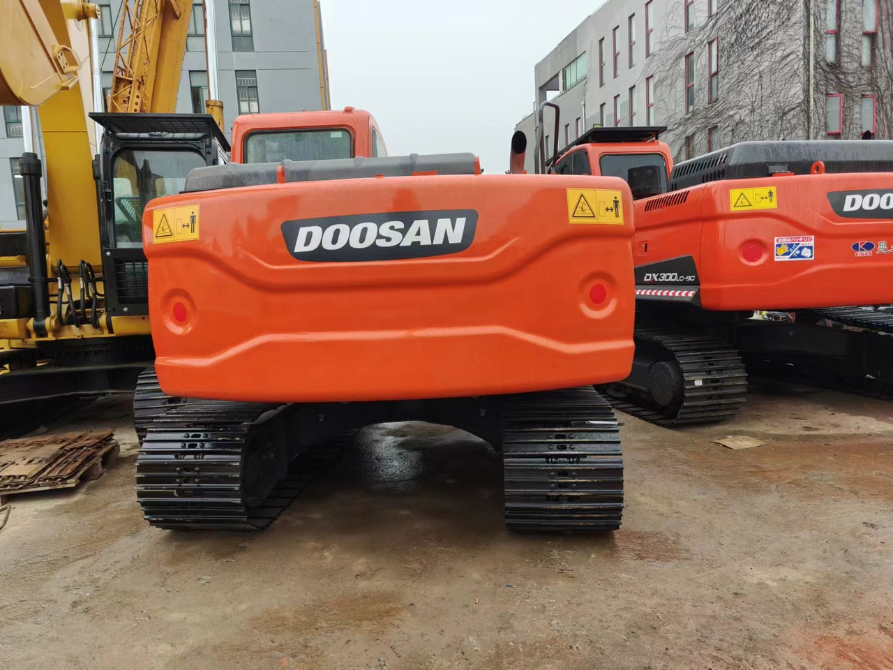 DOOSAN DX140 - Ekskavators: foto 3 DOOSAN DX140 - Ekskavators: foto 3