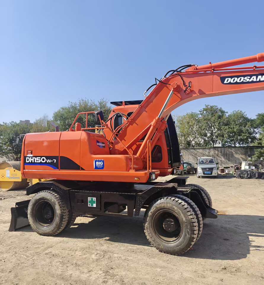 Doosan DH150W - Riteņu ekskavators: foto 3 Doosan DH150W - Riteņu ekskavators: foto 3