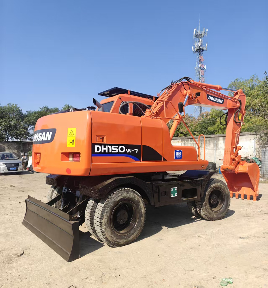 Doosan DH150W - Riteņu ekskavators: foto 4 Doosan DH150W - Riteņu ekskavators: foto 4