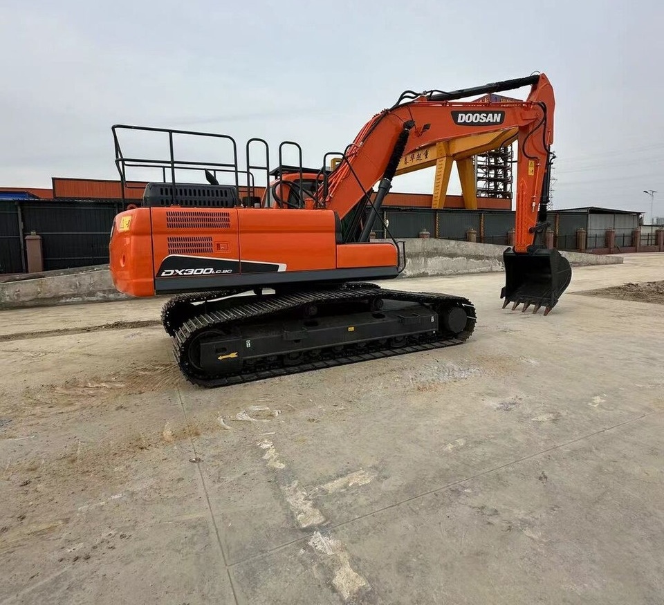 Doosan DX300 - Kāpurķēžu ekskavators: foto 3 Doosan DX300 - Kāpurķēžu ekskavators: foto 3