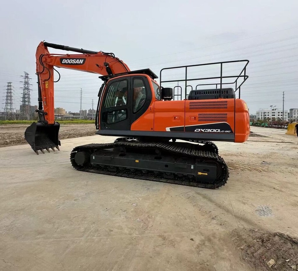 Doosan DX300 - Kāpurķēžu ekskavators: foto 1 Doosan DX300 - Kāpurķēžu ekskavators: foto 1
