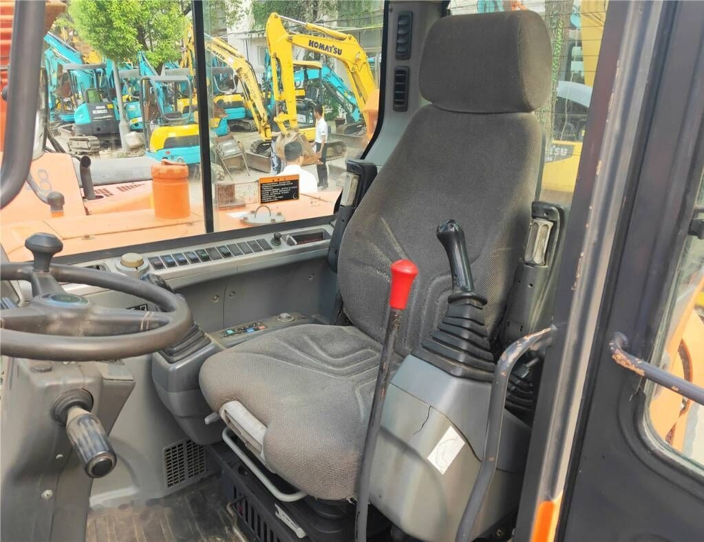 Doosan DX60 W - Riteņu ekskavators: foto 4 Doosan DX60 W - Riteņu ekskavators: foto 4
