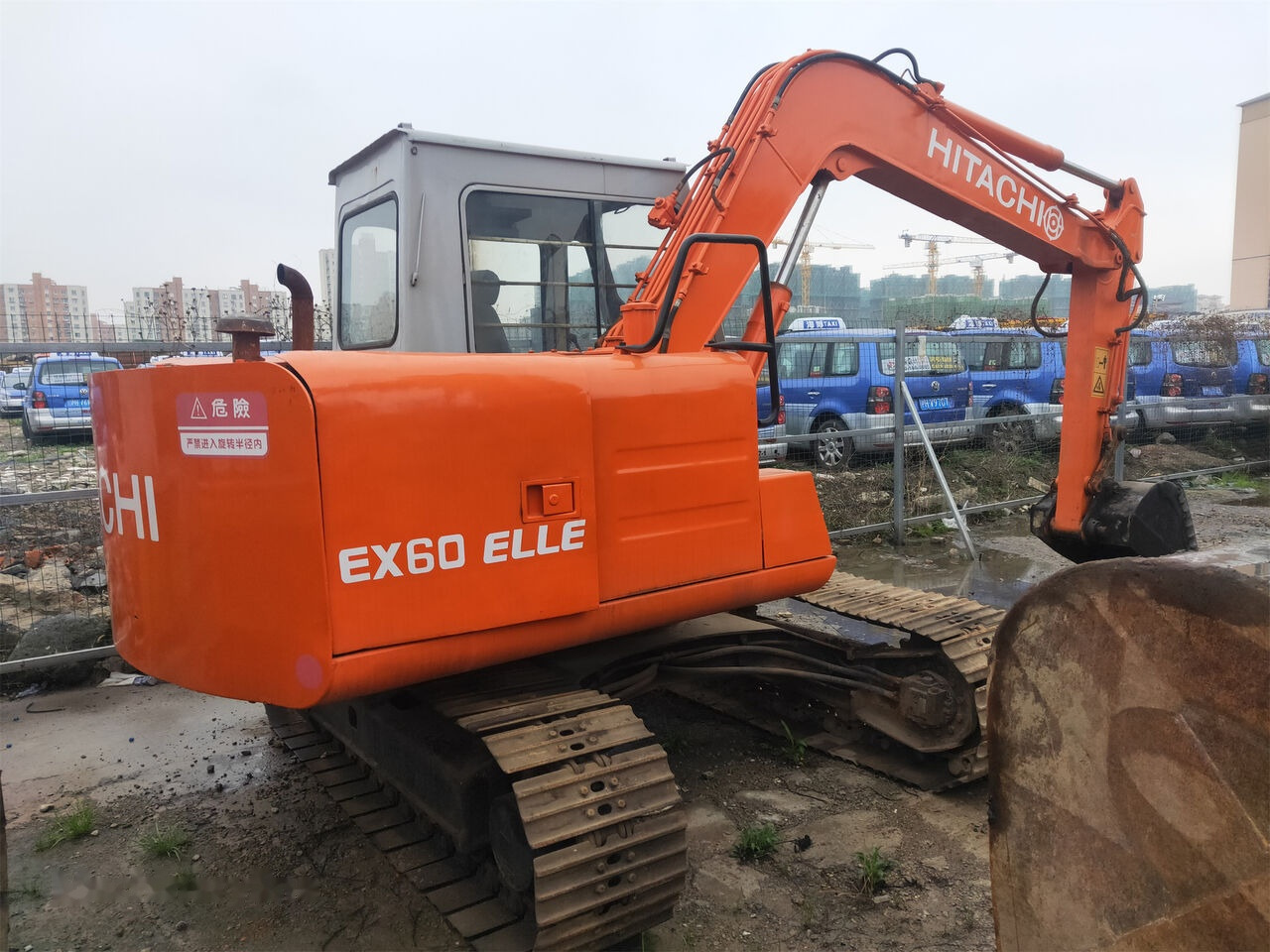 Hitachi EX60 - Kāpurķēžu ekskavators: foto 2 Hitachi EX60 - Kāpurķēžu ekskavators: foto 2