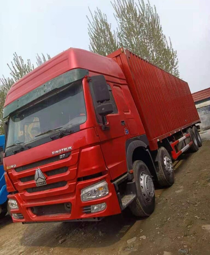 Howo 8X4 Box Truck Box Van - Konteineru vedējs/ Kravas automašīna ar noņemamā virsbūve: foto 1 Howo 8X4 Box Truck Box Van - Konteineru vedējs/ Kravas automašīna ar noņemamā virsbūve: foto 1