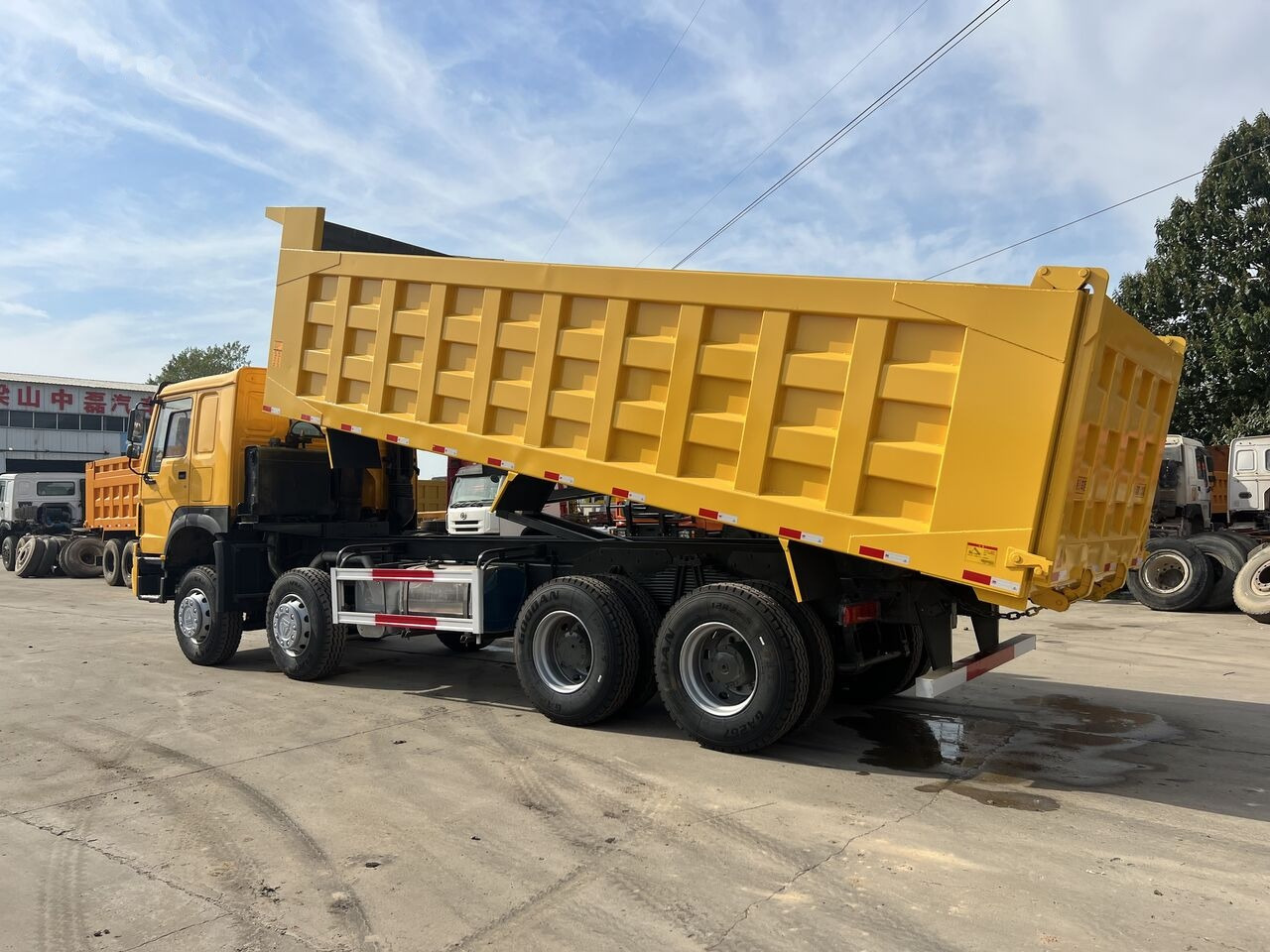 Howo - Kravas automašīna pašizgāzējs: foto 5 Howo - Kravas automašīna pašizgāzējs: foto 5