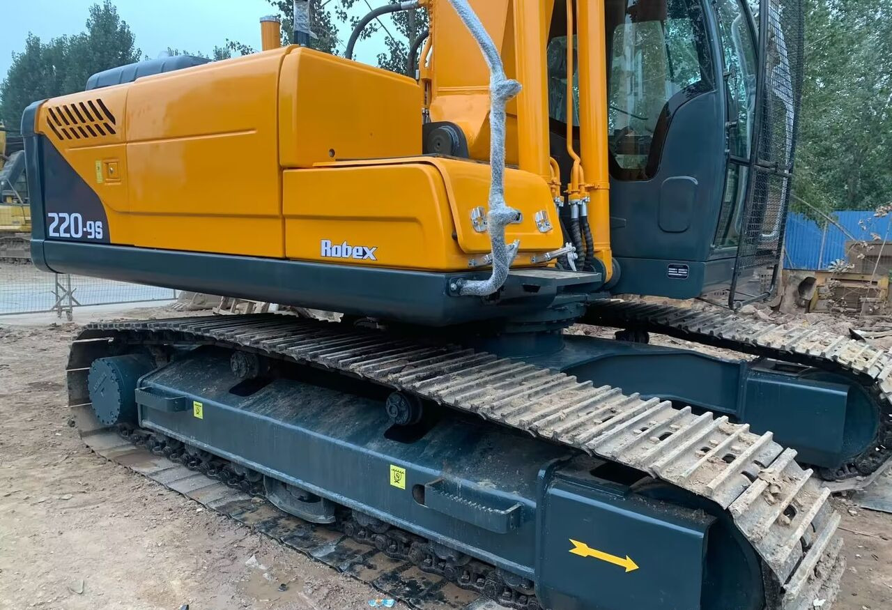 Hyundai R220-9S - Kāpurķēžu ekskavators: foto 4 Hyundai R220-9S - Kāpurķēžu ekskavators: foto 4