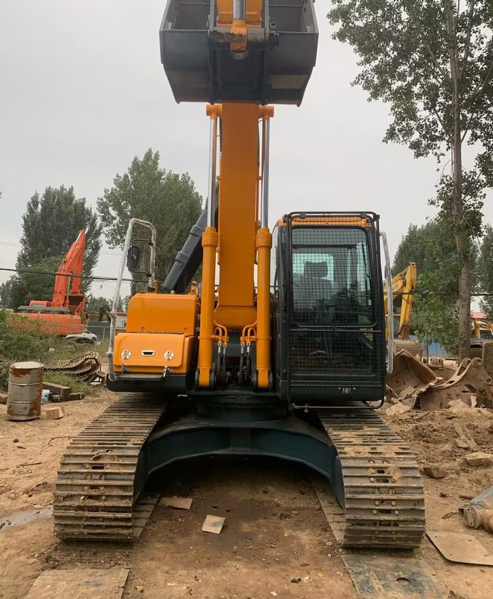 Hyundai R220-9S - Kāpurķēžu ekskavators: foto 2 Hyundai R220-9S - Kāpurķēžu ekskavators: foto 2
