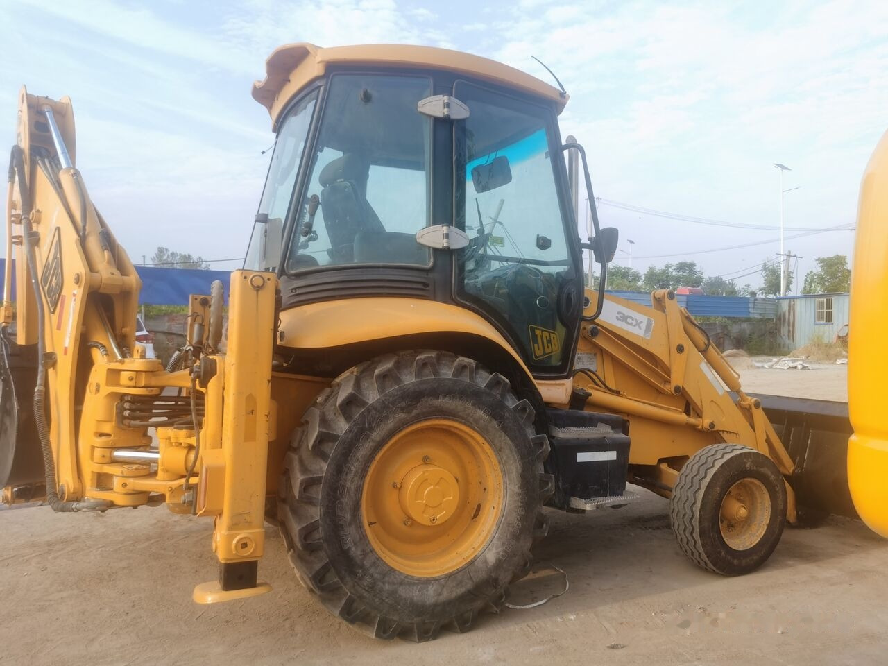 JCB 3CX - Ekskavators-iekrāvējs: foto 3 JCB 3CX - Ekskavators-iekrāvējs: foto 3