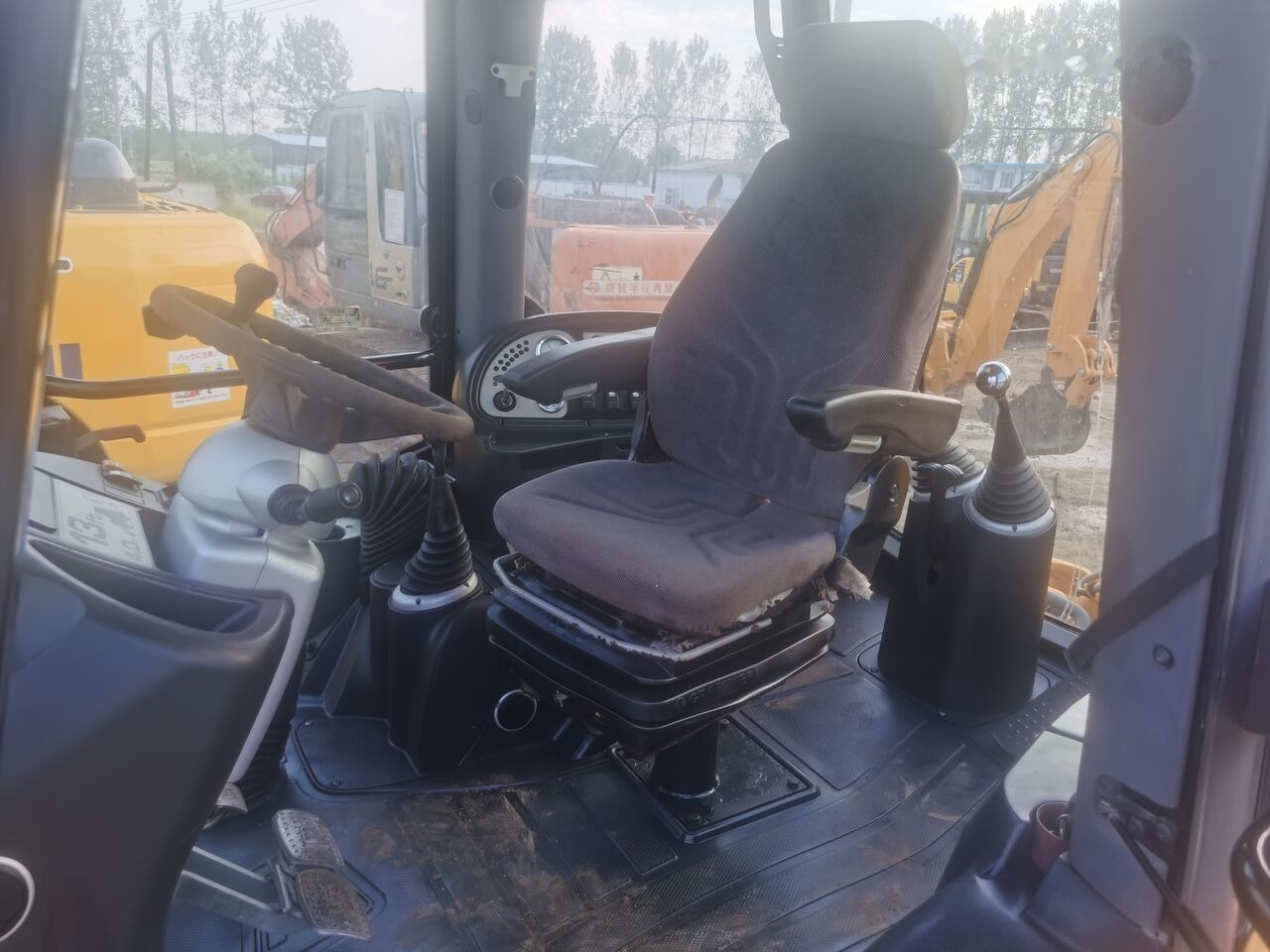 JCB 3CX - Ekskavators-iekrāvējs: foto 4 JCB 3CX - Ekskavators-iekrāvējs: foto 4
