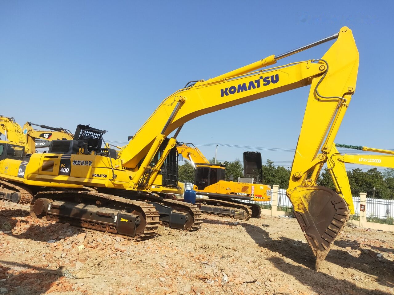 Komatsu PC400-8 - Kāpurķēžu ekskavators: foto 3 Komatsu PC400-8 - Kāpurķēžu ekskavators: foto 3
