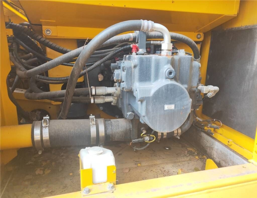Komatsu PC490LC-10 - Kāpurķēžu ekskavators: foto 5 Komatsu PC490LC-10 - Kāpurķēžu ekskavators: foto 5