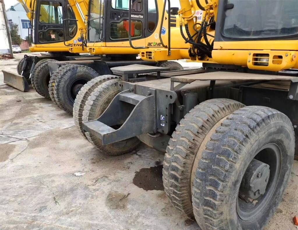 Komatsu PW150 - Riteņu ekskavators: foto 3 Komatsu PW150 - Riteņu ekskavators: foto 3