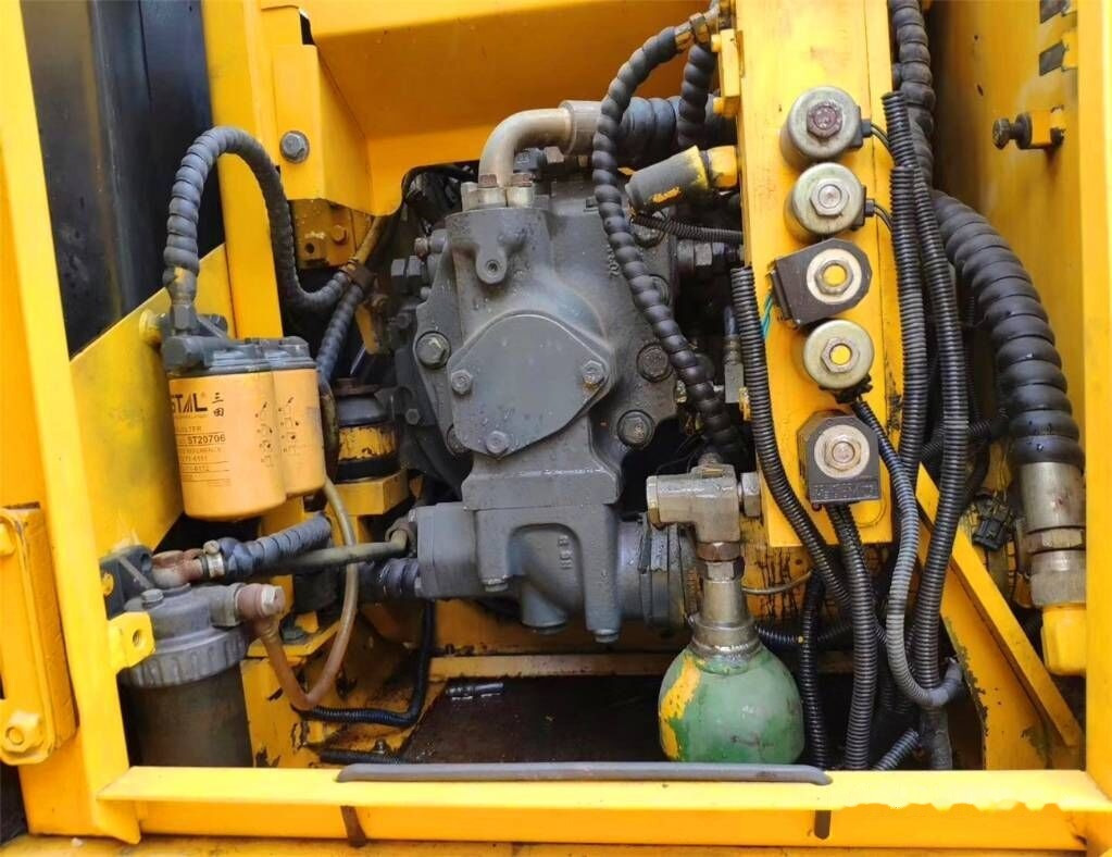 Komatsu PW150 - Riteņu ekskavators: foto 5 Komatsu PW150 - Riteņu ekskavators: foto 5