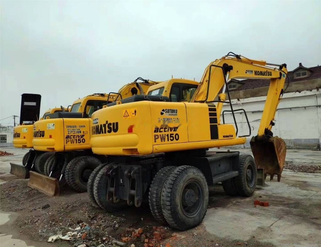 Komatsu PW150 - Riteņu ekskavators: foto 1 Komatsu PW150 - Riteņu ekskavators: foto 1