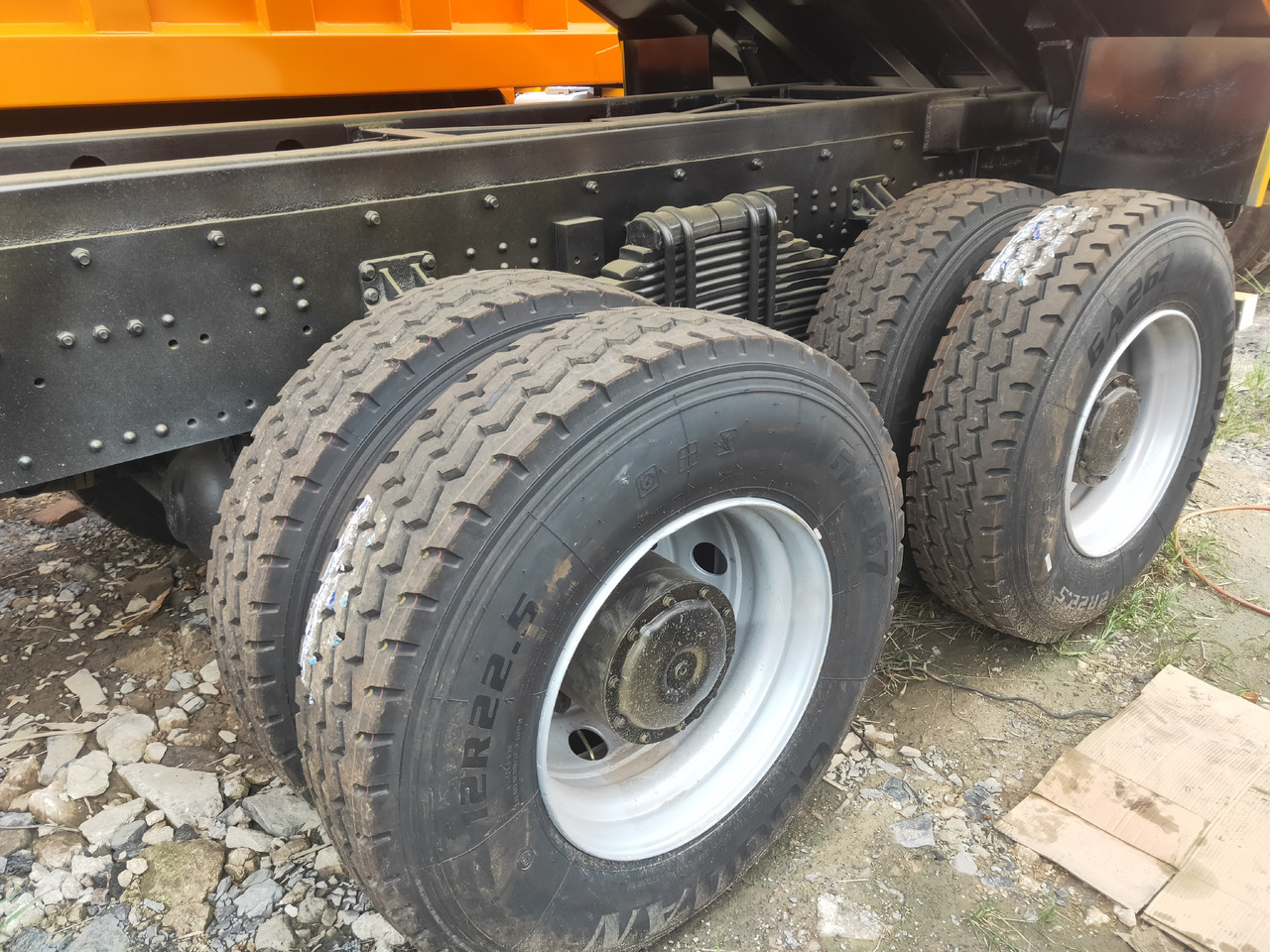 Shacman F3000 6*4 Dump truck - Kravas automašīna pašizgāzējs: foto 5 Shacman F3000 6*4 Dump truck - Kravas automašīna pašizgāzējs: foto 5