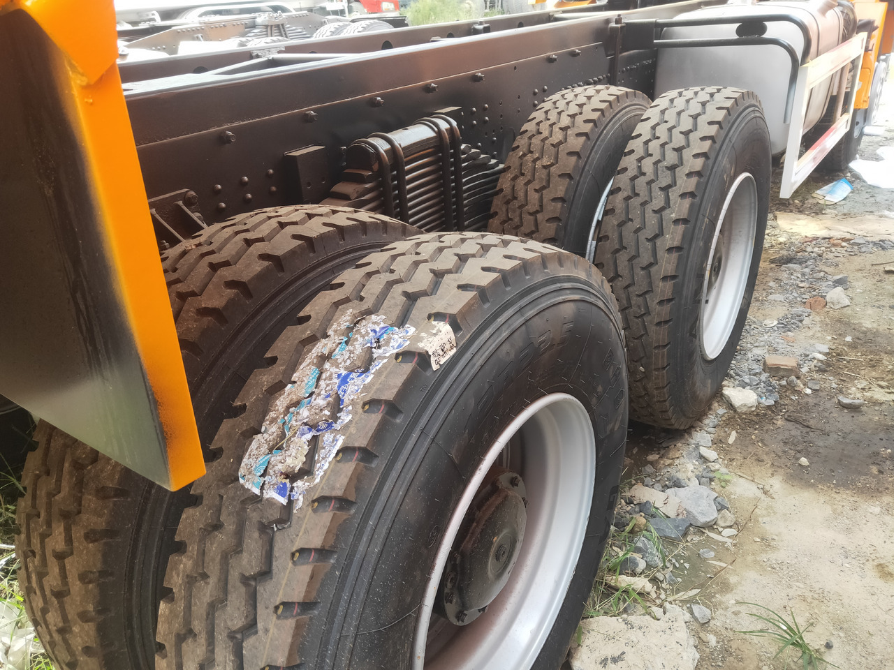 Shacman F3000 6*4 Dump truck - Kravas automašīna pašizgāzējs: foto 4 Shacman F3000 6*4 Dump truck - Kravas automašīna pašizgāzējs: foto 4