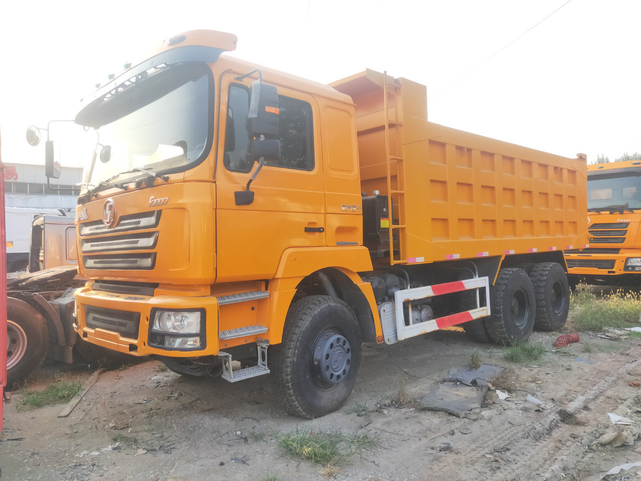 Shacman F3000 6*4 Dump truck - Kravas automašīna pašizgāzējs: foto 1 Shacman F3000 6*4 Dump truck - Kravas automašīna pašizgāzējs: foto 1