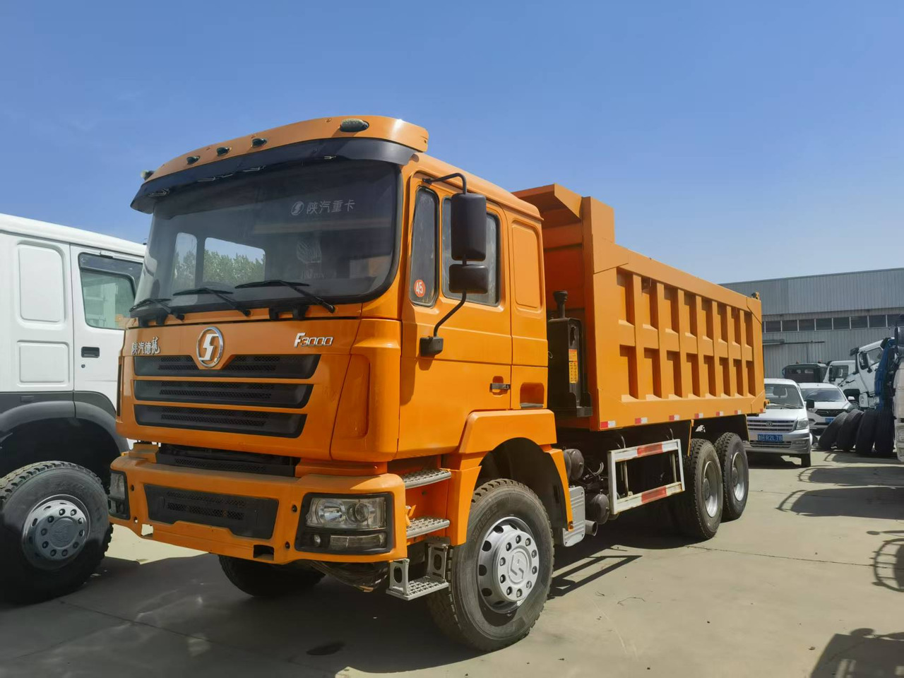 Shacman F3000 6*4 Dump truck - Kravas automašīna pašizgāzējs: foto 1 Shacman F3000 6*4 Dump truck - Kravas automašīna pašizgāzējs: foto 1
