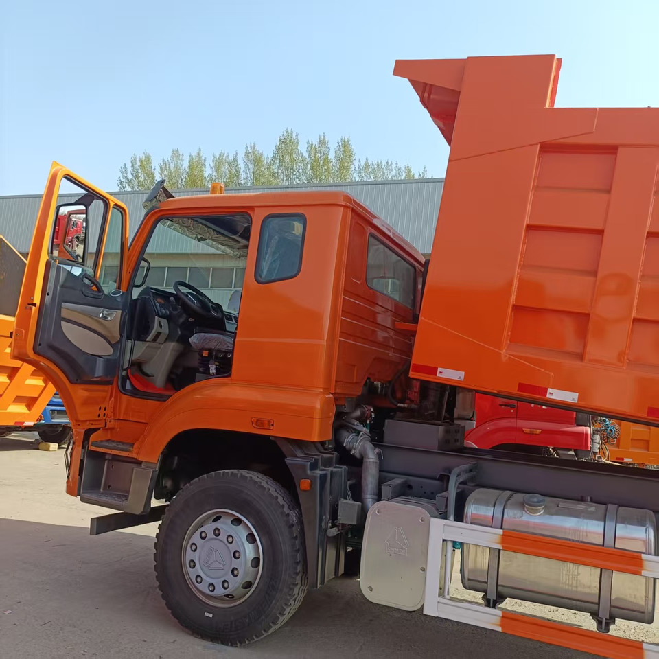 Kravas automašīna pašizgāzējs Sinotruk HOHAN 6*4 Dump truck: foto 8 Kravas automašīna pašizgāzējs Sinotruk HOHAN 6*4 Dump truck: foto 8