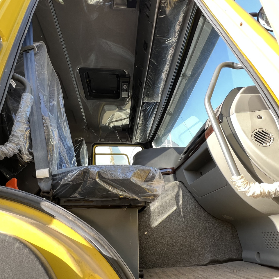 Kravas automašīna pašizgāzējs Sinotruk HOWO 371 6*4 Dump truck: foto 8