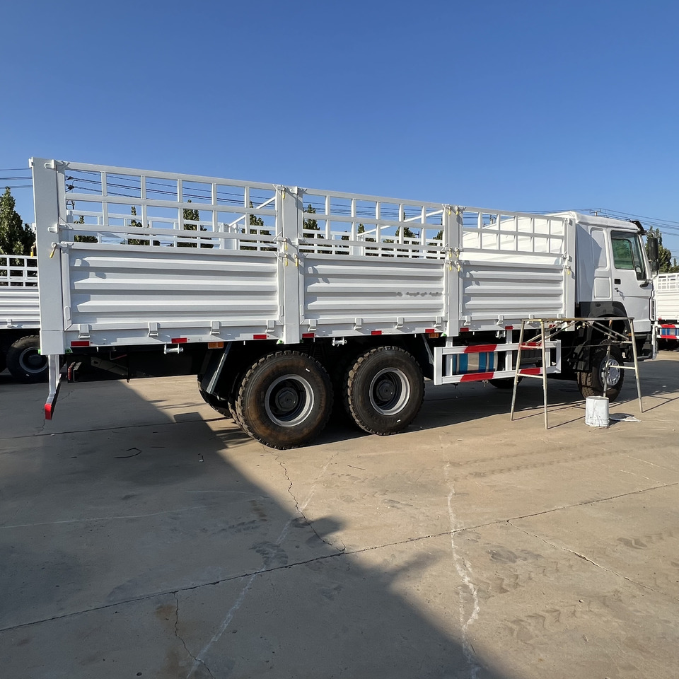 Sinotruk HOWO 371 6*4 Fence truck - Bortu kravas automašīna/ Platforma: foto 4 Sinotruk HOWO 371 6*4 Fence truck - Bortu kravas automašīna/ Platforma: foto 4