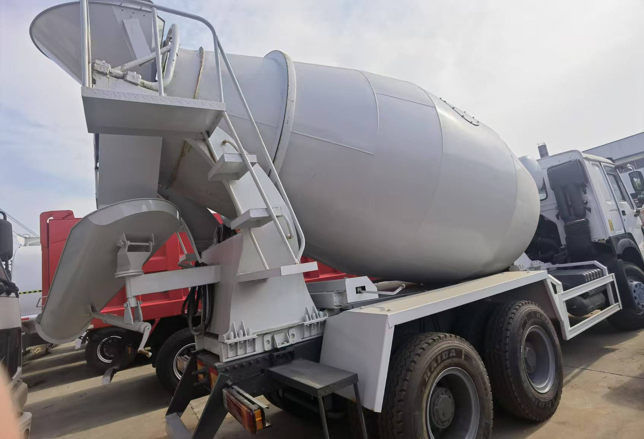 Betonvedējs Sinotruk HOWO 371 Concrete mixer truck: foto 7