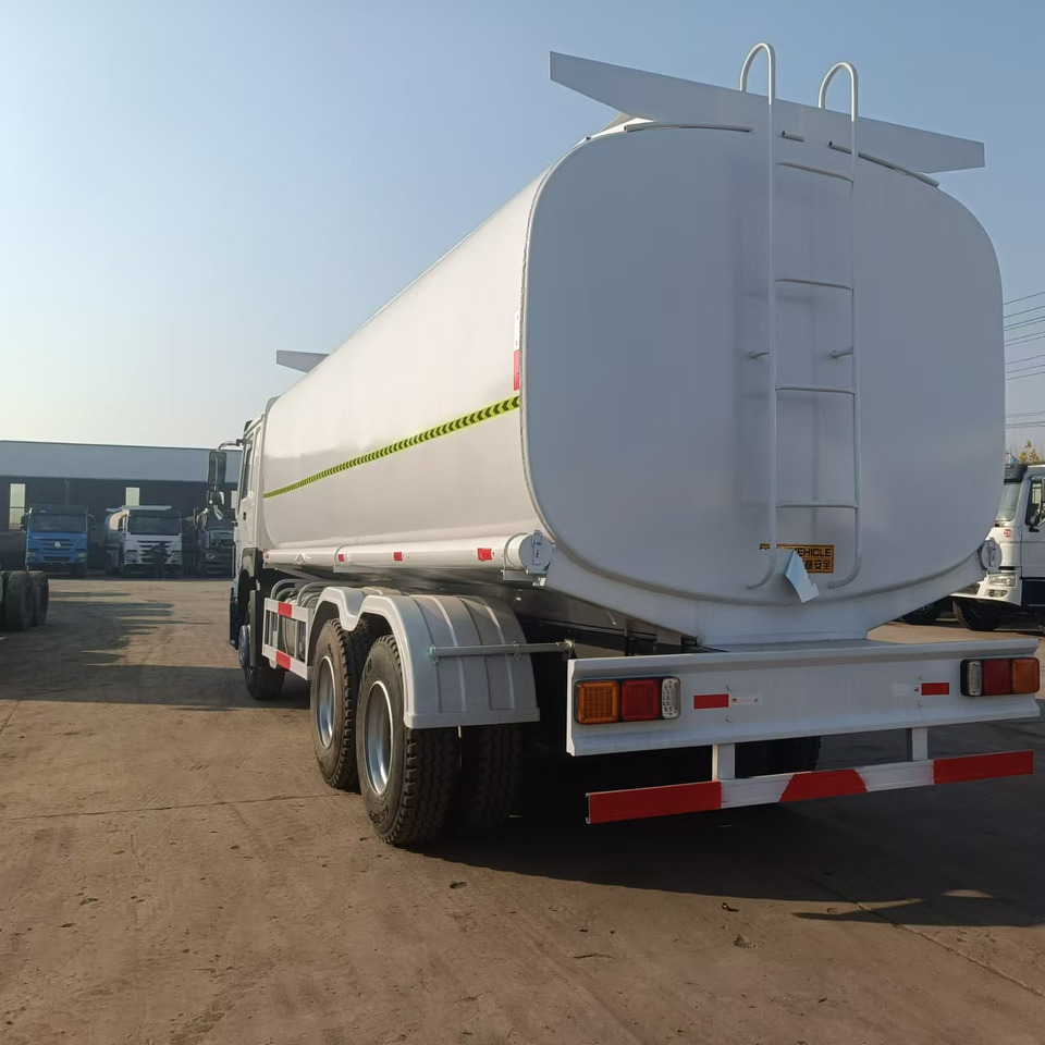 Sinotruk HOWO 371 Tank truck - Autocisterna: foto 4 Sinotruk HOWO 371 Tank truck - Autocisterna: foto 4