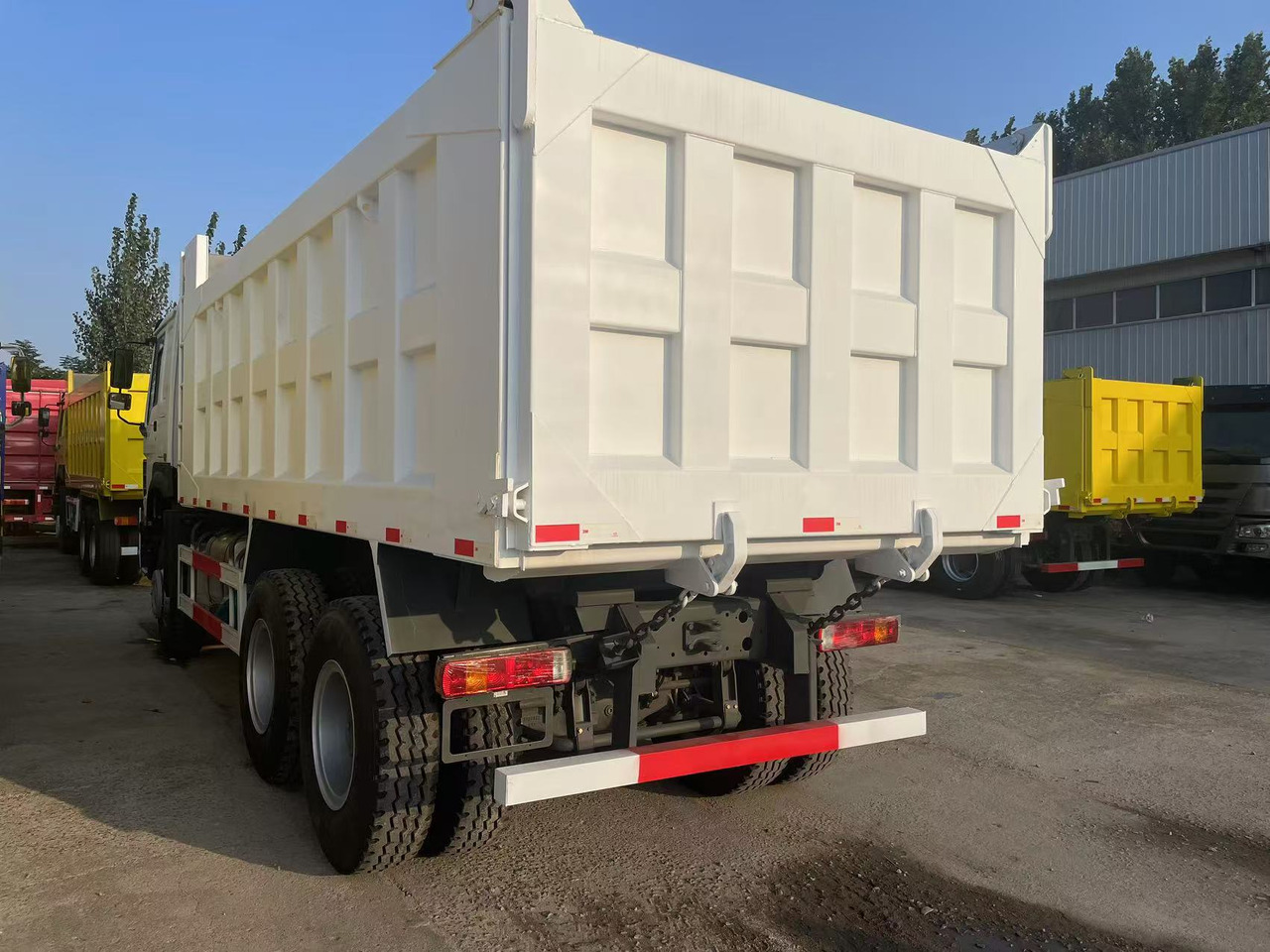 Sinotruk HOWO 371 brand new 6*4 Dump truck - Kravas automašīna pašizgāzējs: foto 3 Sinotruk HOWO 371 brand new 6*4 Dump truck - Kravas automašīna pašizgāzējs: foto 3