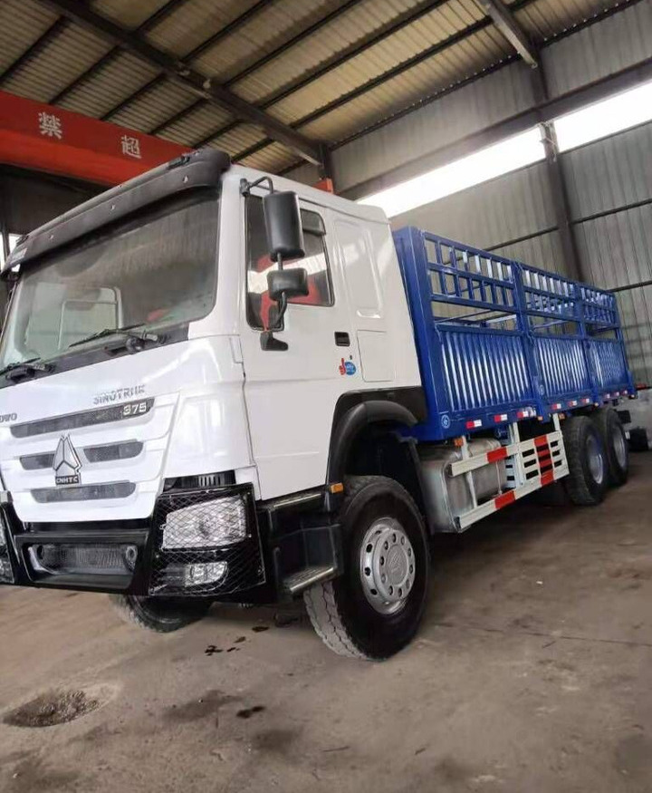 Sinotruk HOWO 375 6*4 Dump truck - Kravas automašīna ar slēgto virsbūvi: foto 1 Sinotruk HOWO 375 6*4 Dump truck - Kravas automašīna ar slēgto virsbūvi: foto 1