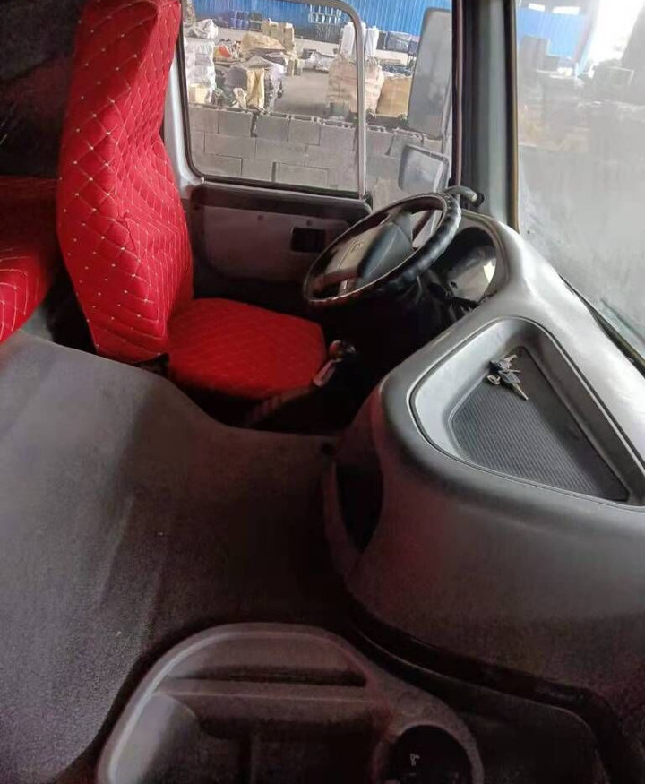 Sinotruk HOWO 375 6*4 Dump truck - Kravas automašīna ar slēgto virsbūvi: foto 3 Sinotruk HOWO 375 6*4 Dump truck - Kravas automašīna ar slēgto virsbūvi: foto 3