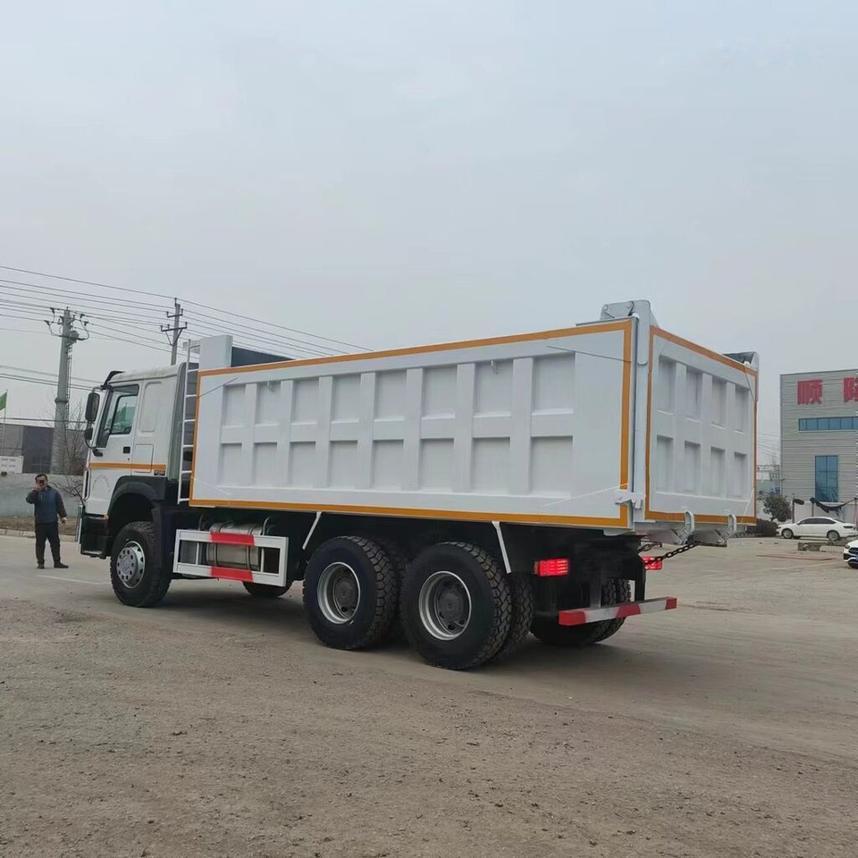 Sinotruk HOWO 6*4 Dump truck - Kravas automašīna pašizgāzējs: foto 4 Sinotruk HOWO 6*4 Dump truck - Kravas automašīna pašizgāzējs: foto 4