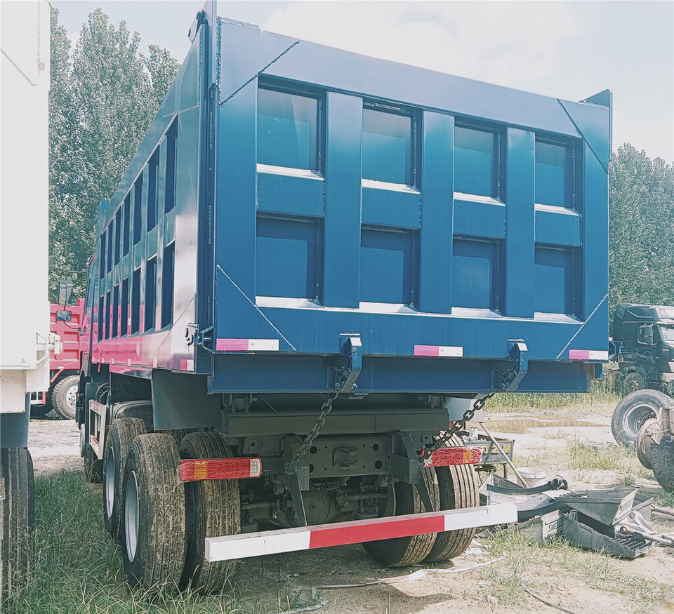 Sinotruk HOWO 6*4 Dump truck - Kravas automašīna pašizgāzējs: foto 5 Sinotruk HOWO 6*4 Dump truck - Kravas automašīna pašizgāzējs: foto 5