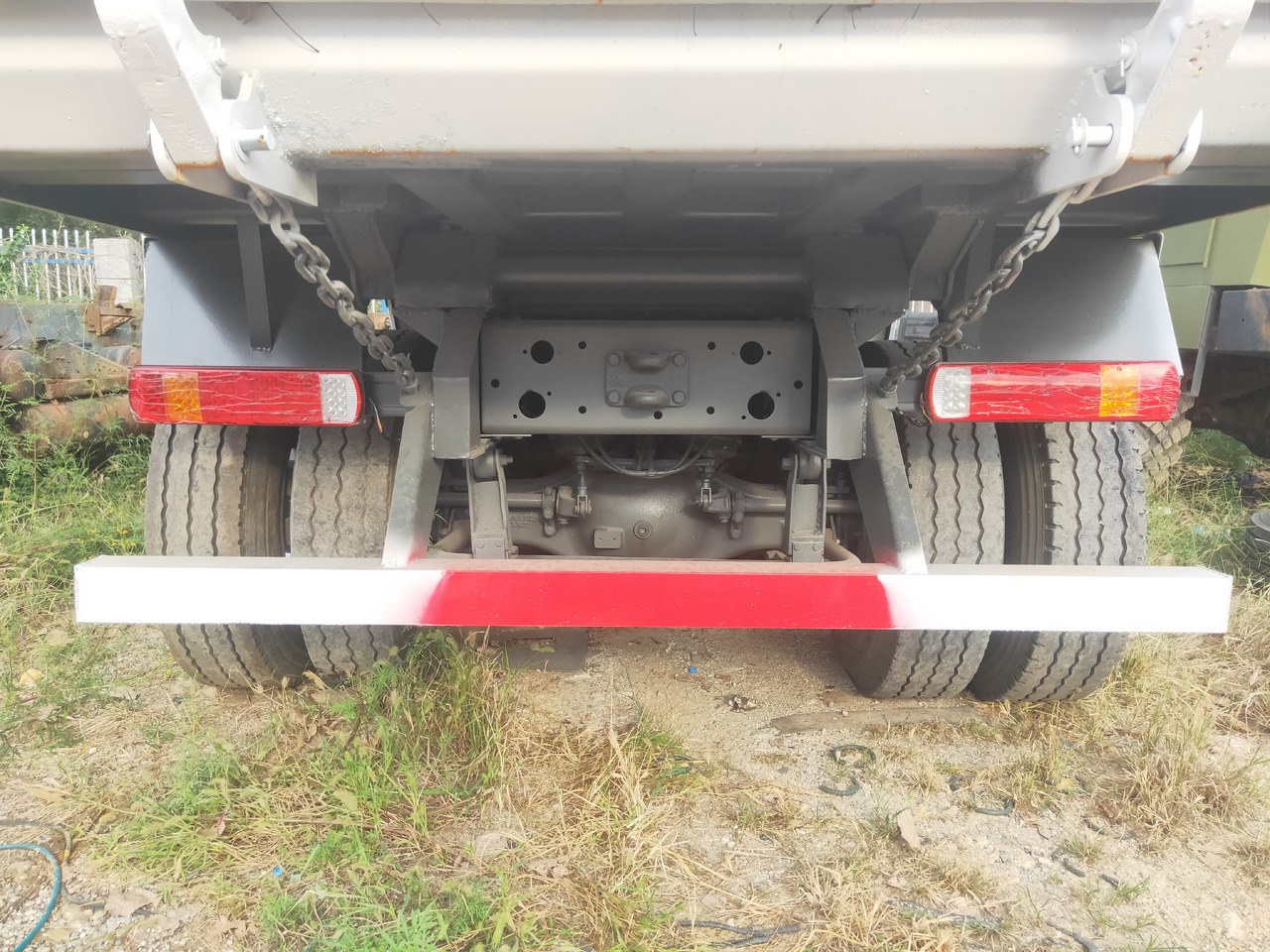 Sinotruk HOWO 6*4 Dump truck - Kravas automašīna pašizgāzējs: foto 5 Sinotruk HOWO 6*4 Dump truck - Kravas automašīna pašizgāzējs: foto 5
