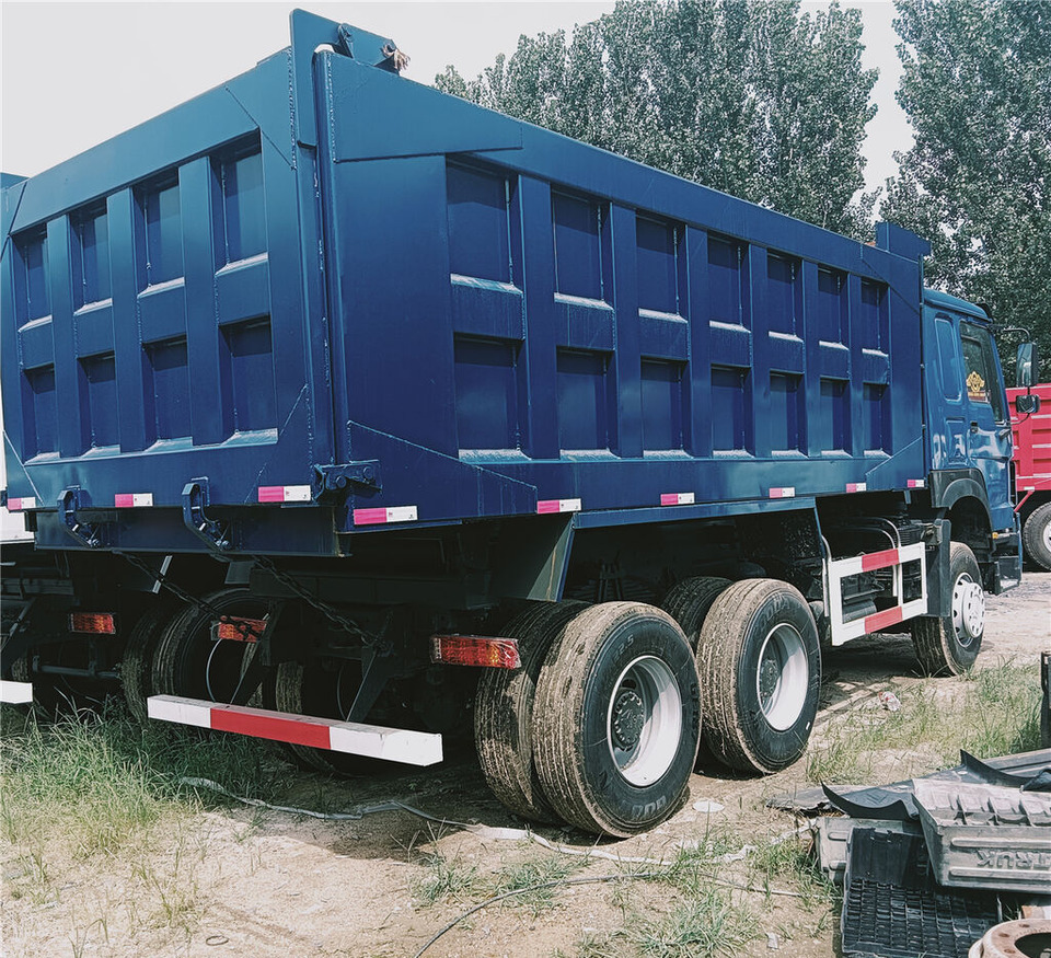 Sinotruk HOWO 6*4 Dump truck - Kravas automašīna pašizgāzējs: foto 3 Sinotruk HOWO 6*4 Dump truck - Kravas automašīna pašizgāzējs: foto 3
