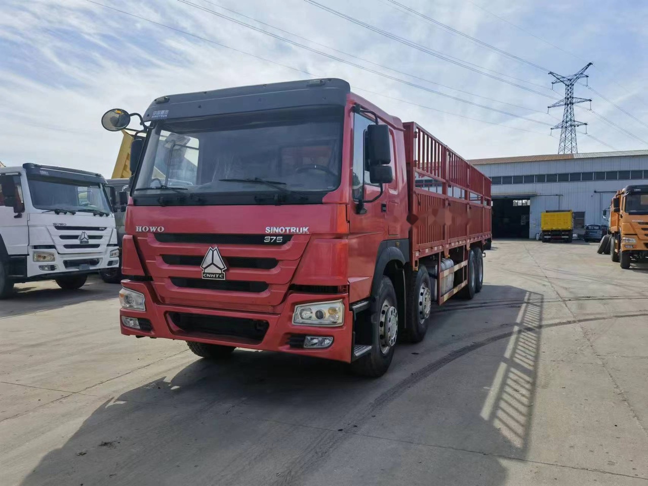 Sinotruk HOWO 8*4 Fence Truck - Mini pašizgāzējs: foto 2 Sinotruk HOWO 8*4 Fence Truck - Mini pašizgāzējs: foto 2