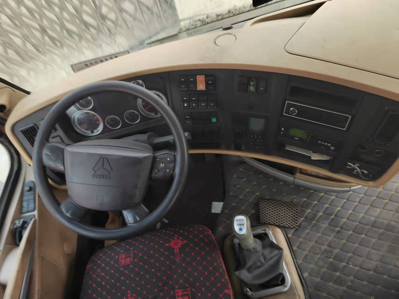 Mini pašizgāzējs Sinotruk HOWO A7: foto 6