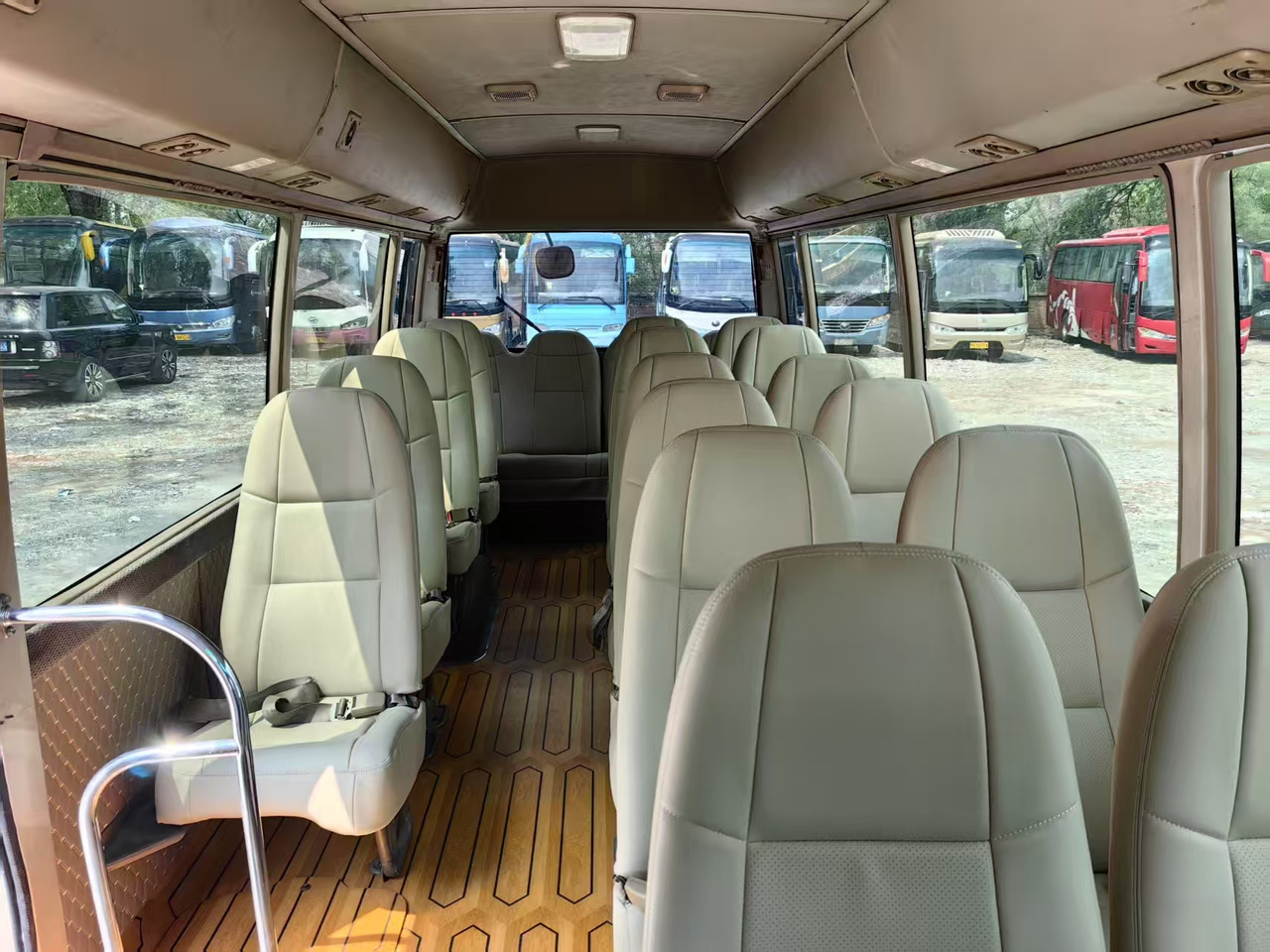 Toyota Coaster - Mikroautobuss, Pasažieru furgons: foto 2 Toyota Coaster - Mikroautobuss, Pasažieru furgons: foto 2