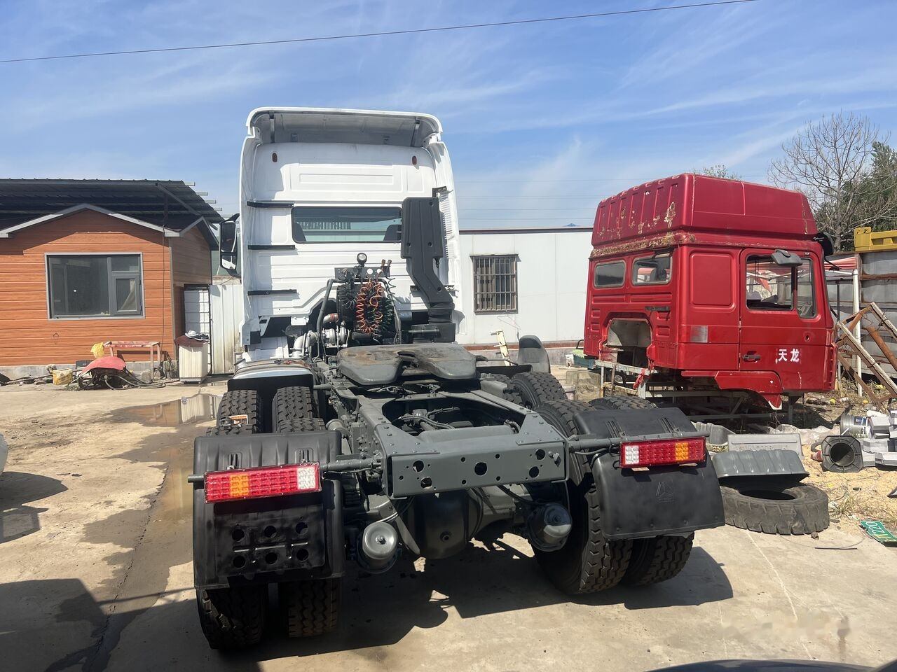 Howo 6x4 - Vilcējs: foto 3 Howo 6x4 - Vilcējs: foto 3