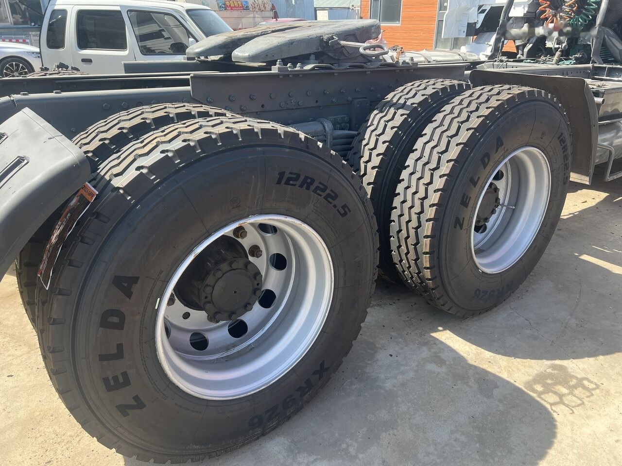 Howo 6x4 - Vilcējs: foto 5 Howo 6x4 - Vilcējs: foto 5