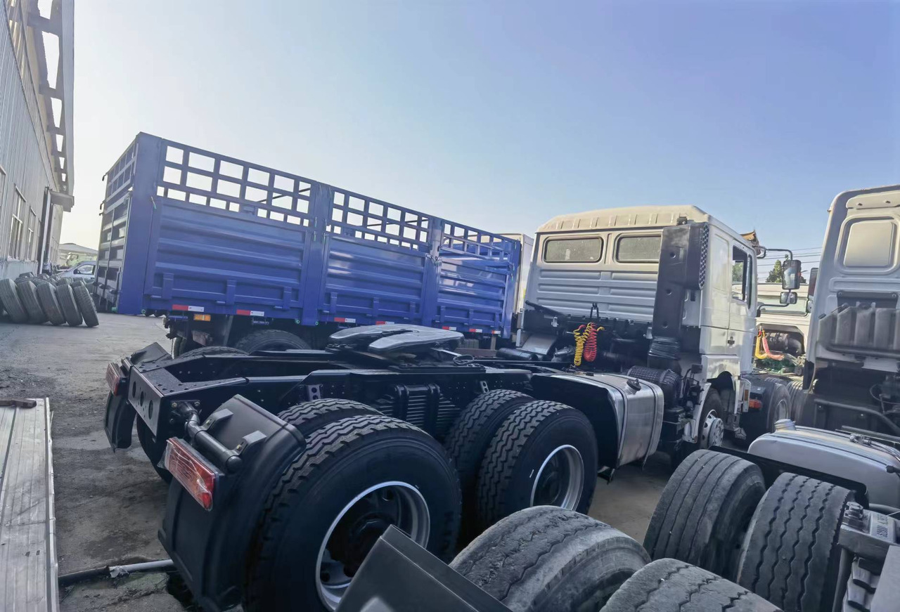 Shacman F3000 6*4 Tractor - Vilcējs: foto 3 Shacman F3000 6*4 Tractor - Vilcējs: foto 3